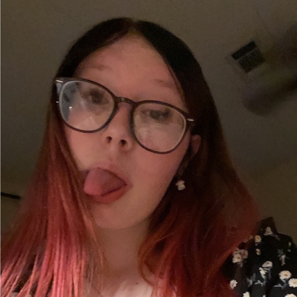 Meet your Posher, Dani - Picture 1 of 1